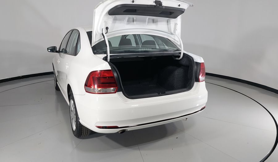 Volkswagen Vento 1.6 STARTLINE TIPTRONIC Sedan 2016