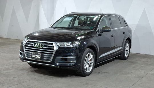 Audi • Q7
