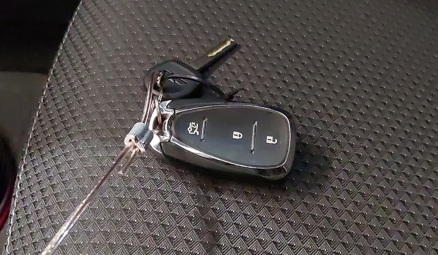 Chevrolet Onix Plus 1.0 TURBO LTZ AUTO Sedan 2023