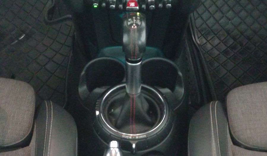 Mini Cooper S 2.0 COOPER HOT CHILI AT Hatchback 2015