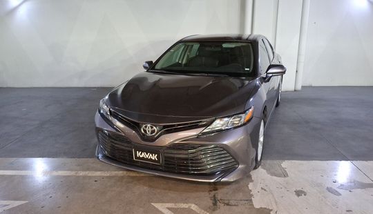 Toyota • Camry