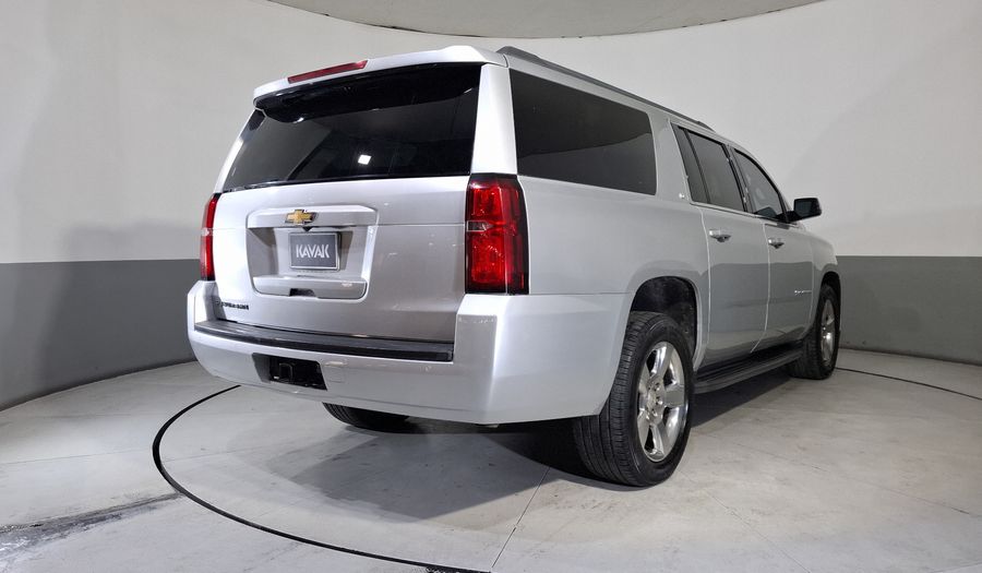Chevrolet Suburban 5.3 C LT AT Suv 2017