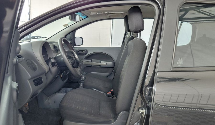 Fiat Uno 1.4 8V ATTRACTIVE 5P Hatchback 2015