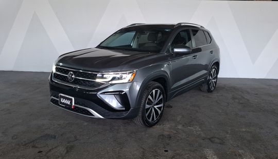 Volkswagen • Taos