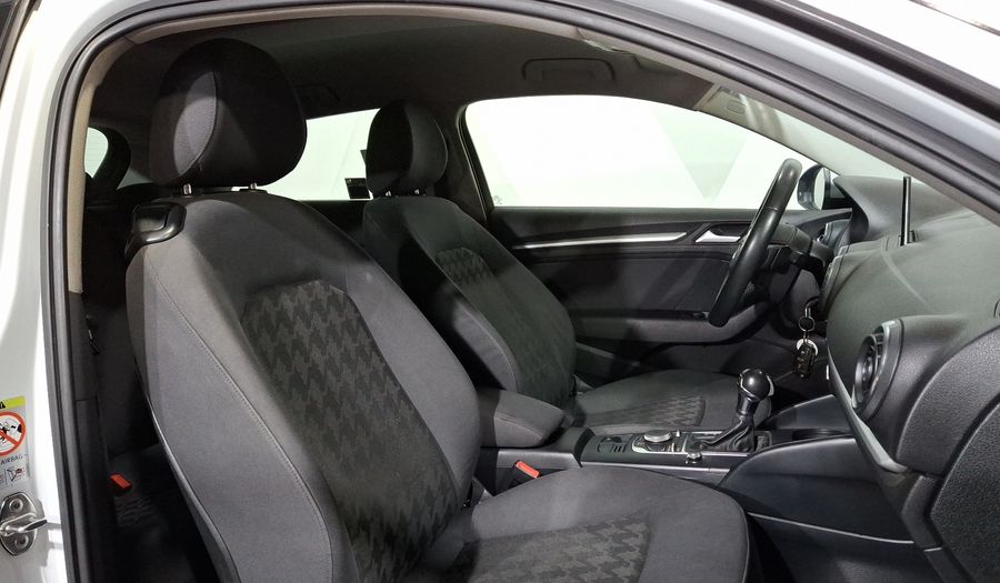 Audi A3 1.4 TFSI AMBIENTE S TRONIC Hatchback 2014