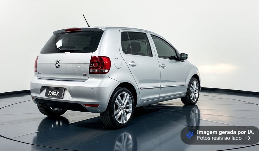 Volkswagen Fox 1.6 16V MSI E-FLEX HIGHLINE Hatchback 2015