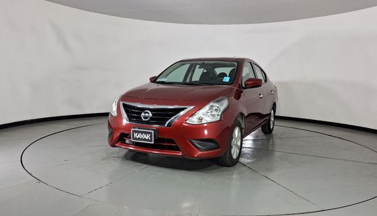 Nissan • Versa