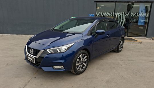 Nissan • Versa