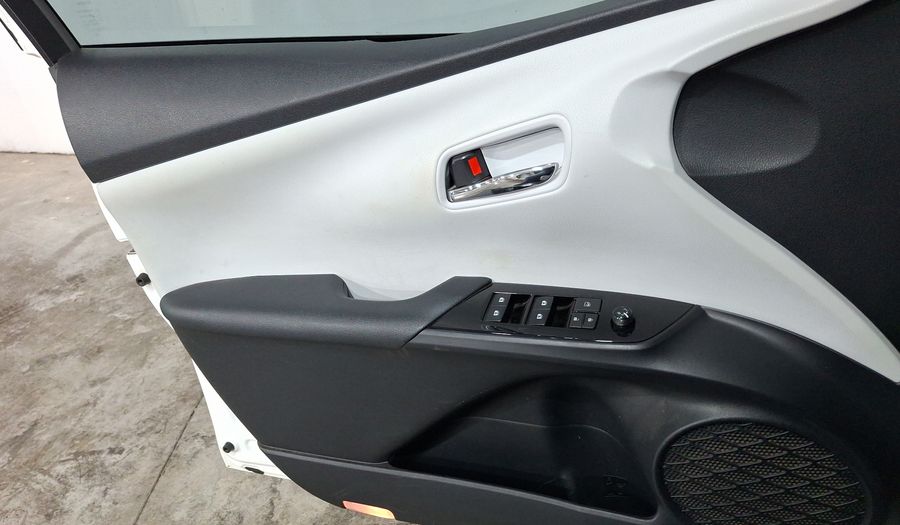 Toyota Prius 1.8 HYBRID BASE Hatchback 2018