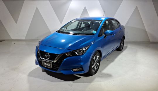 Nissan • Versa