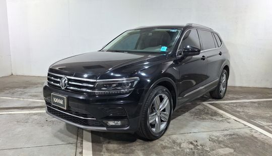 Volkswagen • Tiguan