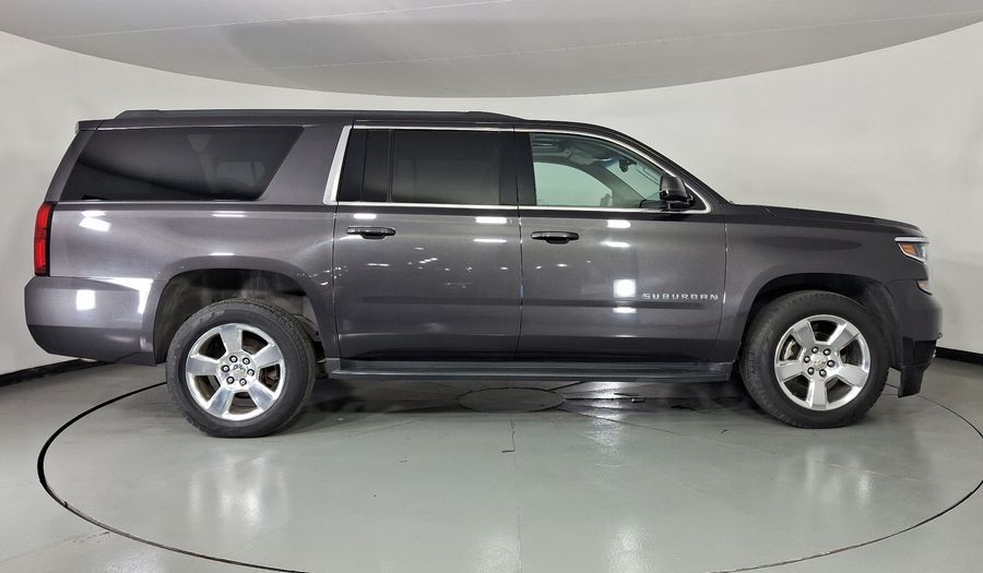 Chevrolet Suburban 5.3 C LT AT Suv 2016