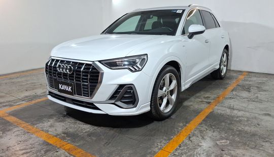Audi • Q3
