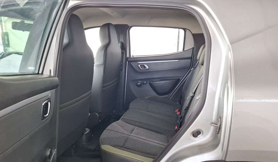 Renault Kwid 1.0 ICONIC OUTSIDER Hatchback 2025