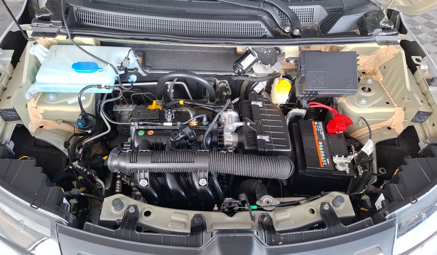 Renault Kwid 1.0 ICONIC OUTSIDER Hatchback 2025