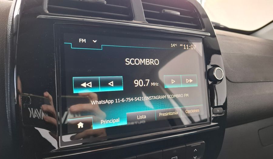 Renault Kwid 1.0 ICONIC OUTSIDER Hatchback 2025