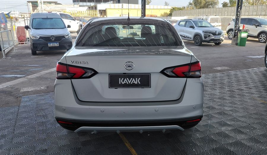 Nissan Versa 1.6 SENSE CVT Sedan 2022
