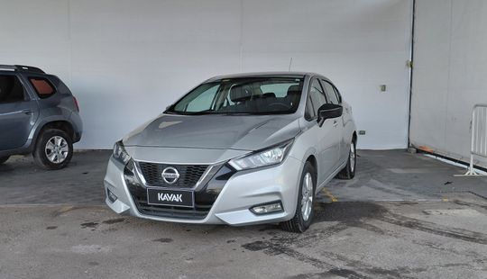 Nissan • Versa
