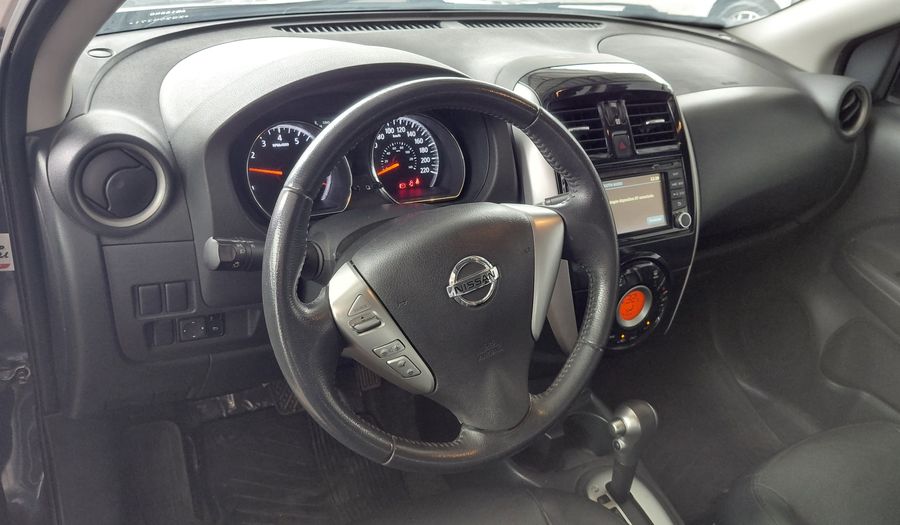 Nissan Versa 1.6 EXCLUSIVE AUTO Sedan 2018