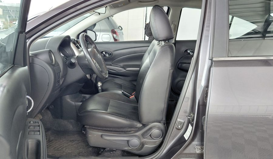 Nissan Versa 1.6 EXCLUSIVE AUTO Sedan 2018