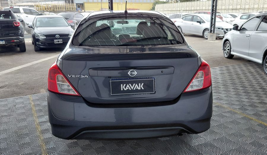 Nissan Versa 1.6 EXCLUSIVE AUTO Sedan 2018