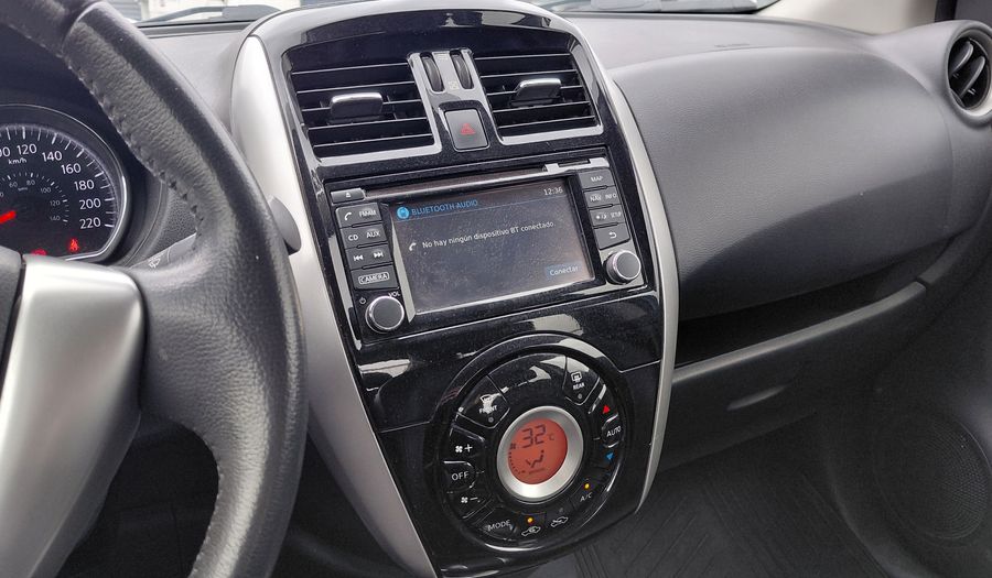 Nissan Versa 1.6 EXCLUSIVE AUTO Sedan 2018