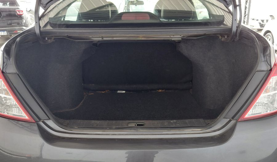 Nissan Versa 1.6 EXCLUSIVE AUTO Sedan 2018
