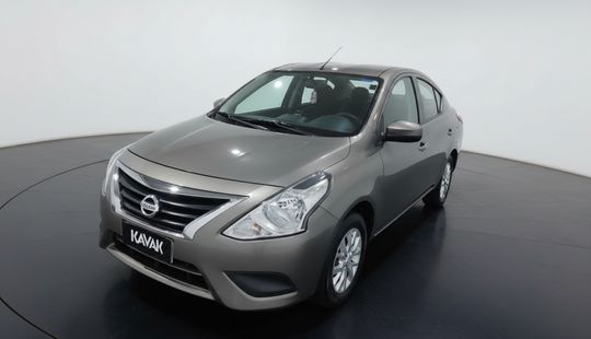 Nissan • Versa