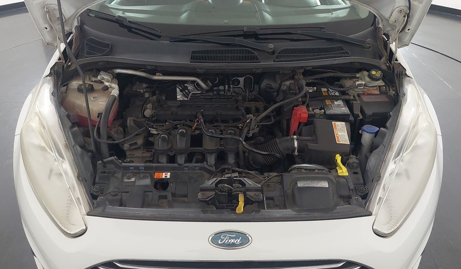 Ford Fiesta 1.6 16V TIVCT TITANIUM Hatchback 2015