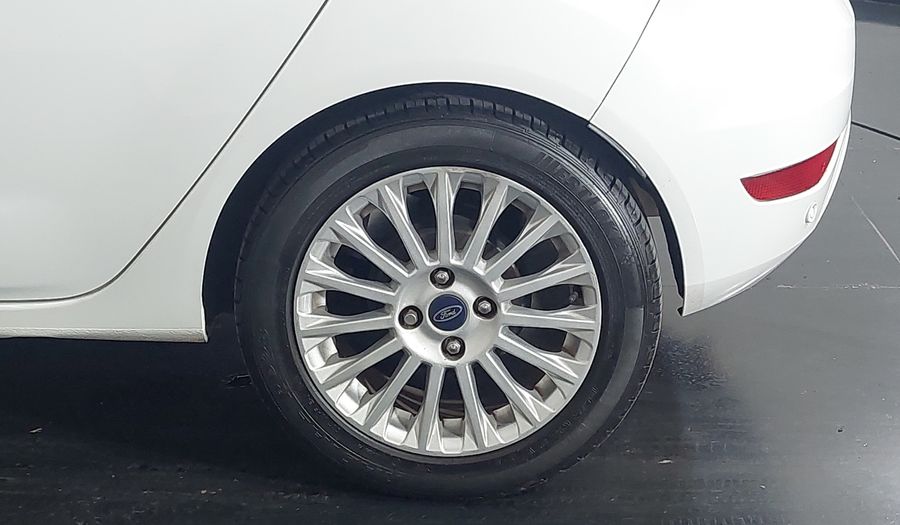 Ford Fiesta 1.6 16V TIVCT TITANIUM Hatchback 2015