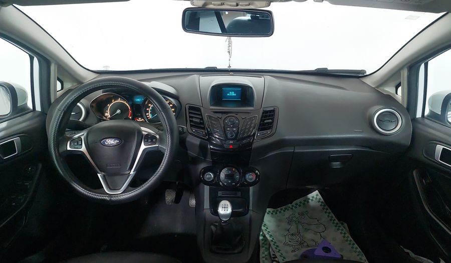 Ford Fiesta 1.6 16V TIVCT TITANIUM Hatchback 2015