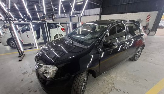 Toyota • Etios