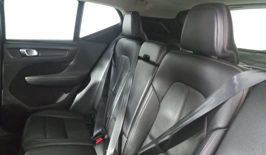 Volvo Xc40 2.0 T4 MOMENTUM AUTO Suv 2021