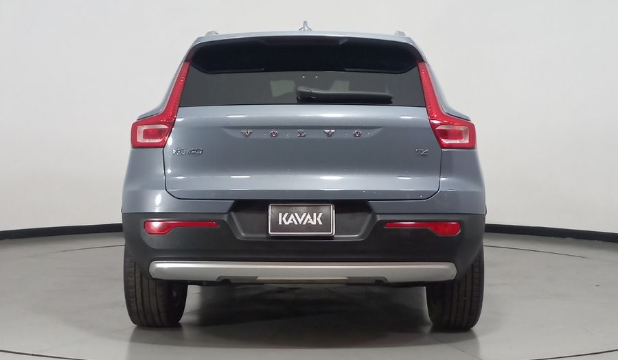 Volvo Xc40 2.0 T4 MOMENTUM AUTO Suv 2021