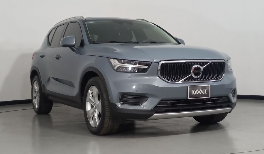 Volvo Xc40 2.0 T4 MOMENTUM AUTO Suv 2021