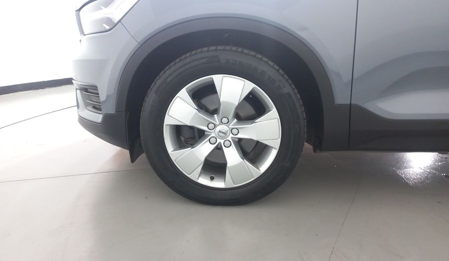Volvo Xc40 2.0 T4 MOMENTUM AUTO Suv 2021