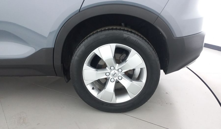 Volvo Xc40 2.0 T4 MOMENTUM AUTO Suv 2021