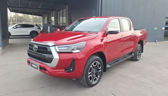 Toyota • Hilux