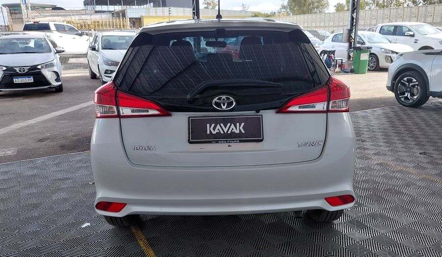Toyota Yaris 1.5 XS CVT Hatchback 2026