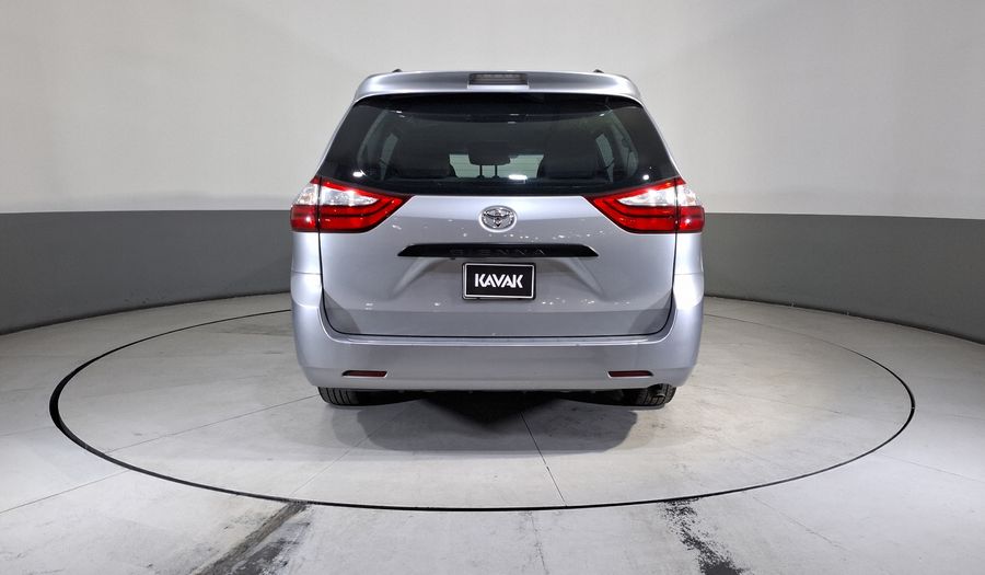 Toyota Sienna 3.5 CE AT Minivan 2015