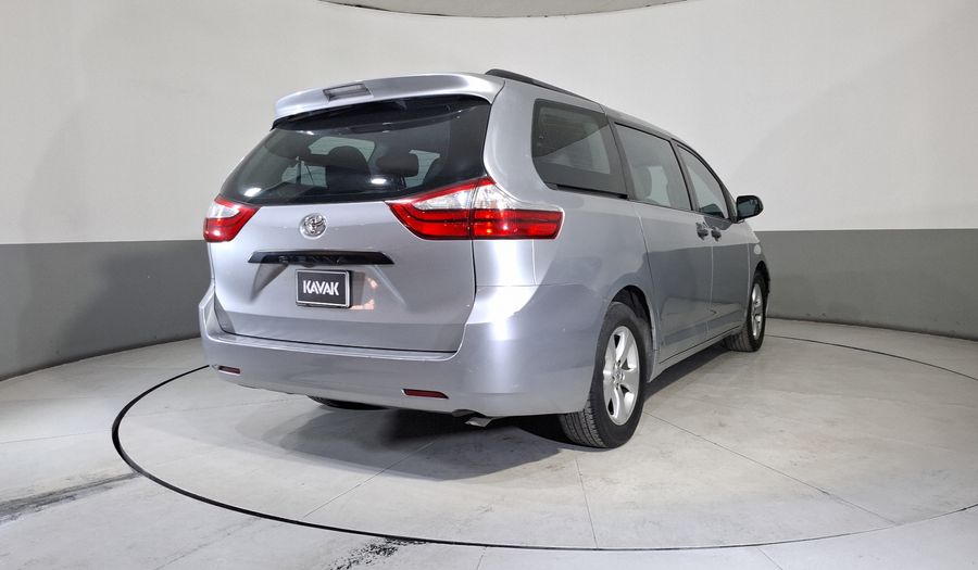 Toyota Sienna 3.5 CE AT Minivan 2015