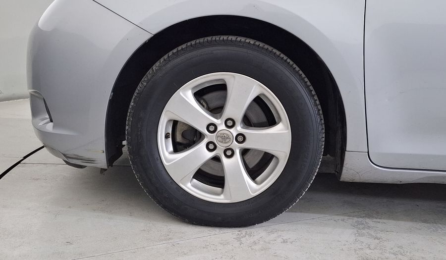 Toyota Sienna 3.5 CE AT Minivan 2015
