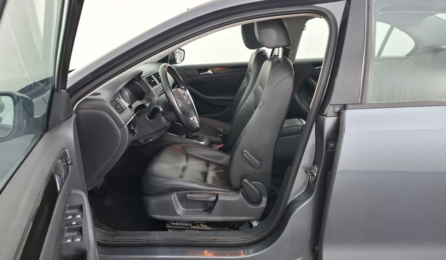 Volkswagen Vento 2.5 LUXURY TIPTRONIC Sedan 2013