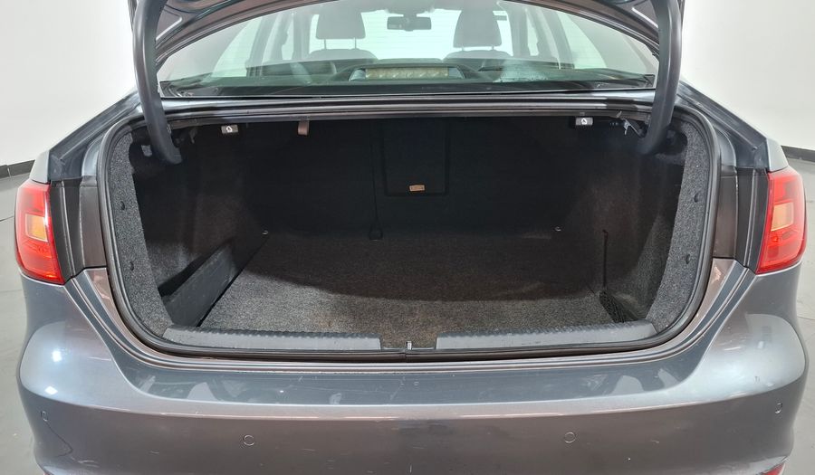 Volkswagen Vento 2.5 LUXURY TIPTRONIC Sedan 2013