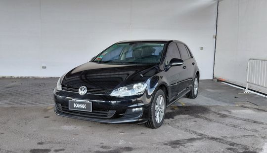 Volkswagen • Golf