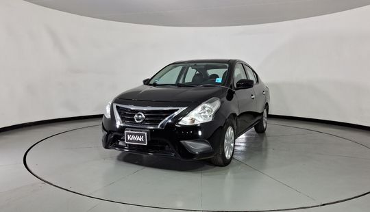 Nissan • Versa