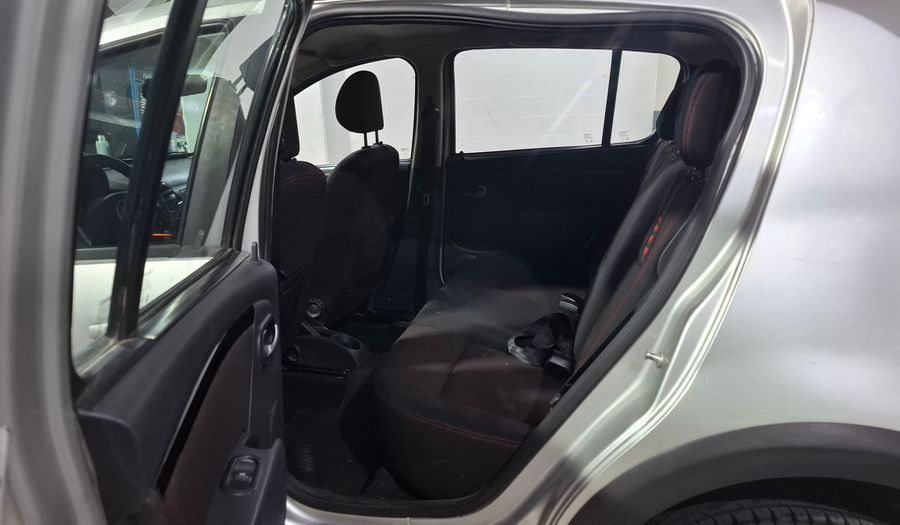 Renault Sandero Stepway 1.6 STEPWAY PRIVILEGE NAV Hatchback 2013
