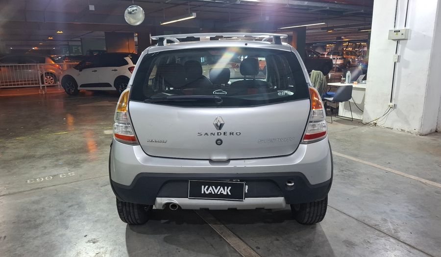 Renault Sandero Stepway 1.6 STEPWAY PRIVILEGE NAV Hatchback 2013