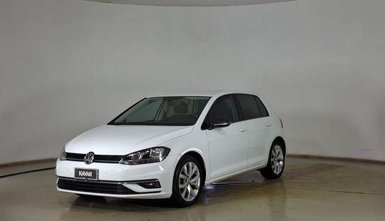 Volkswagen • Golf