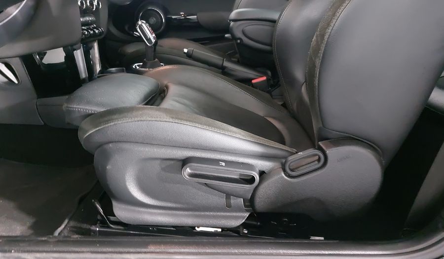 Mini John Cooper Works 2.0 JOHN COOPER WORKS HOT CHILI AUTO Hatchback 2019